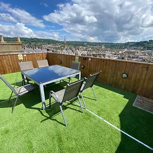 Roof Terrace Apartment, Centre, Sleeps Up To 8 Apartment